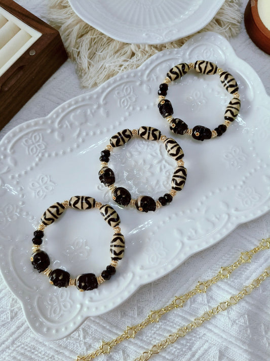 Double Tiger Tooth + Skull Bracelet 至纯 双虎牙天珠 + 尸陀林