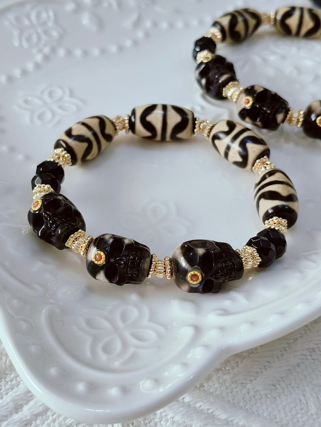 Double Tiger Tooth + Skull Bracelet 至纯 双虎牙天珠 + 尸陀林