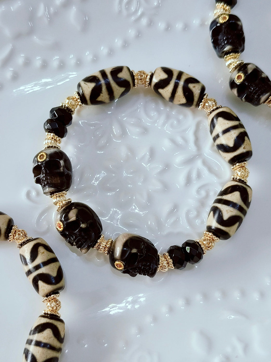 Double Tiger Tooth + Skull Bracelet 至纯 双虎牙天珠 + 尸陀林
